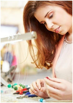 Enjoy your crafts more. Follow free DIY lessons and demonstrations that will help you improve your skills.